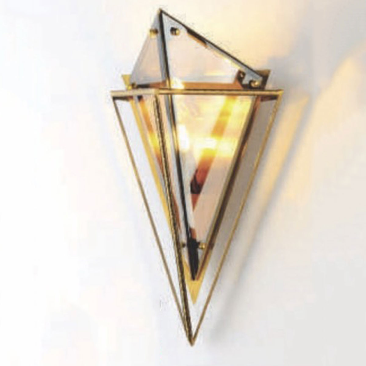 Đèn Tường chụp đồng hình tam giác bán cổ điển VPL-608 L230xH420