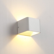 Đèn Tường LED 3 chế độ vuông hắt 2 đầu sơn trắng V1513