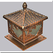 Đèn Trụ Cổng vuông cổ điển mái ngói đúc cạnh 40cm B3043