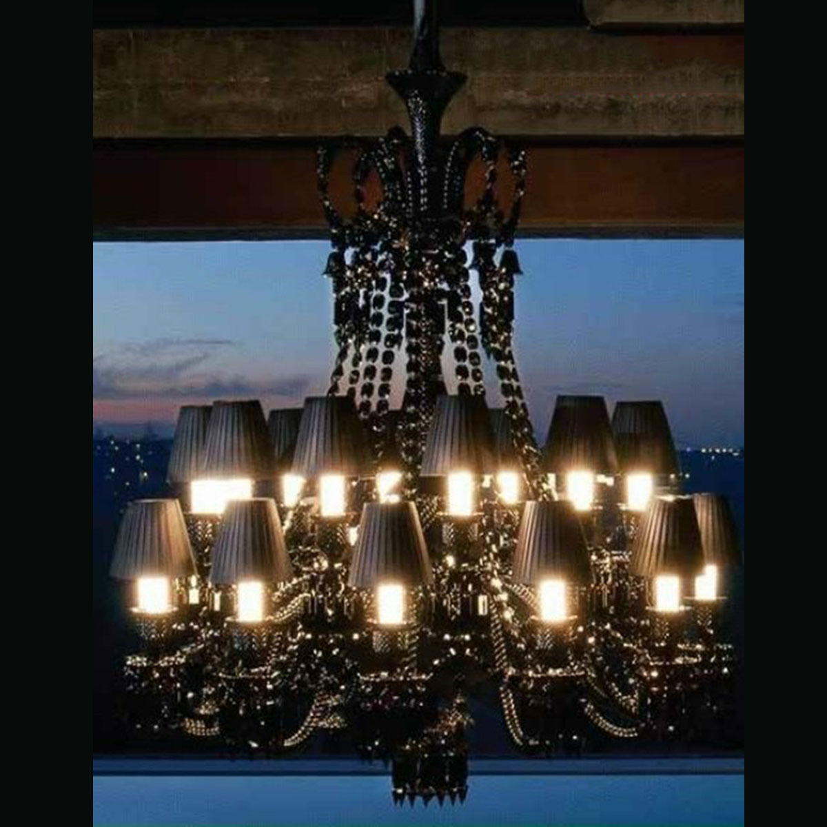 Đèn Chùm pha lê đen 24 chụp vải đen CNQT-293 Ø1100xC1450